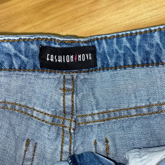 FASHION NOVA SHORTS - Picture 3 of 5